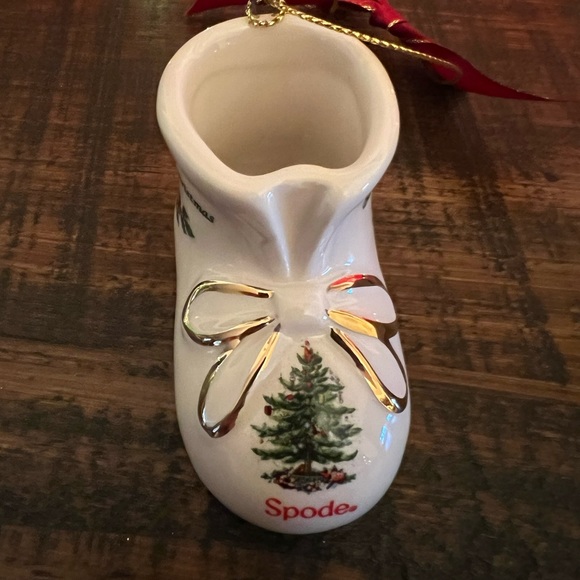 Spode Christmas Tree 2018 baby boot ornament - Picture 10 of 11